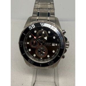 Invicta Mens Stainless Steel Chronograph Watch With Black Dial & Silver Bracelet